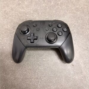 Nintendo Gray Wireless Controller